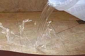 红岗漏水维修 免砸砖防水材料该如何施工